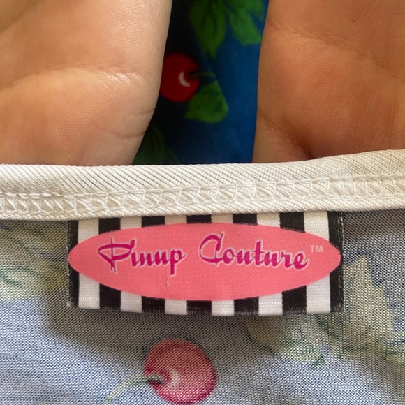 Cherry Keyhole pinup dress - Picture 3 of 3